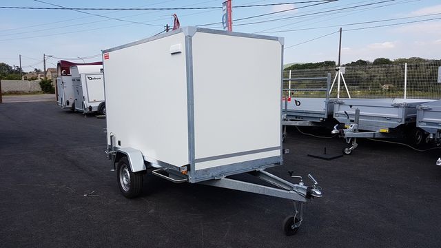 Remorque fourgon BORO F2513P 750 Kg, dimensions 248 x 134 x 150 cm – Image 3